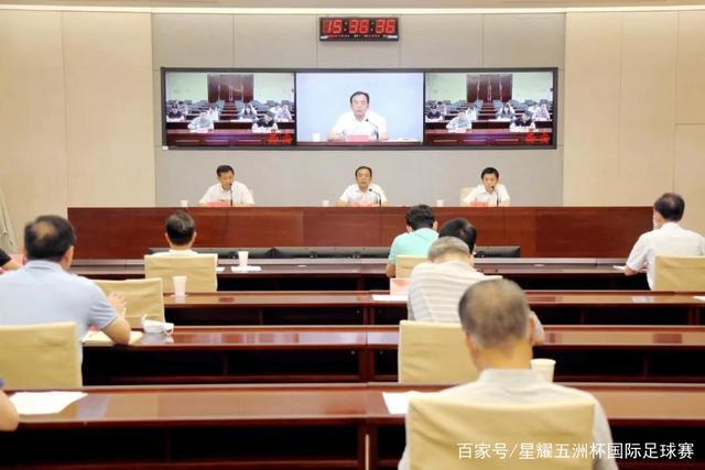 老友相见！萨拉赫与法比尼奥、阿利松赛后聊天并合影